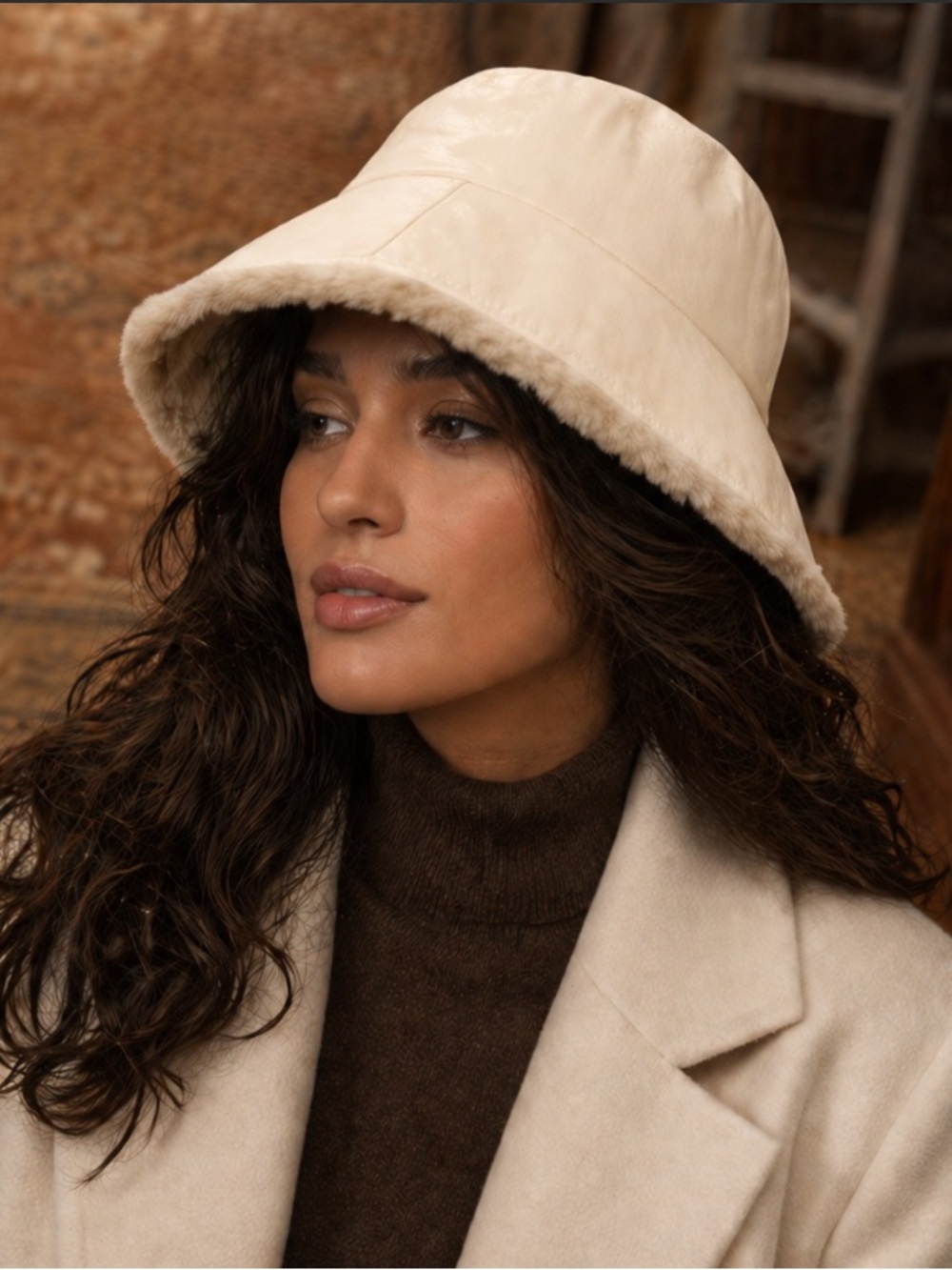 NWT jocelyn Women’s Ivory Faux Fur Bucket Hat Fall Winter Warm Luxurious Gift